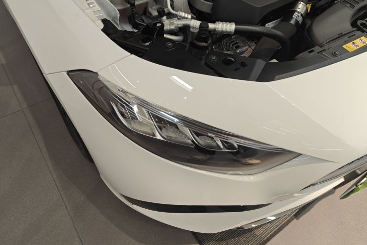 奔驰A级 2023款 A 200 L 动感型车身外观8