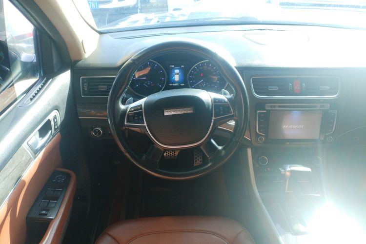 哈弗H8 2015款 2.0T 两驱精英型中控内饰13