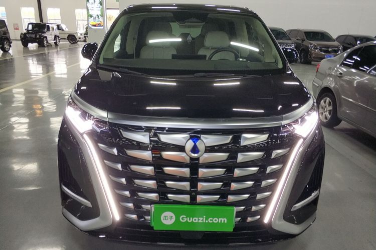 腾势D9 2024款 DM-i 980 四驱旗舰型车身外观2