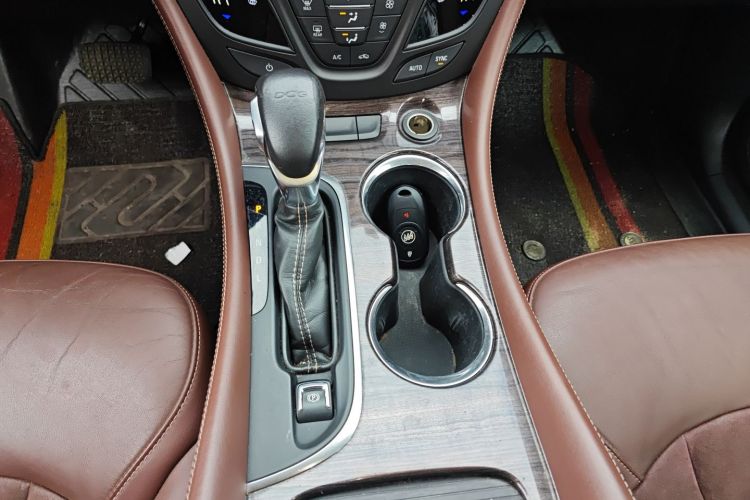 别克 昂科威 2016款 20T 两驱精英型中控内饰18