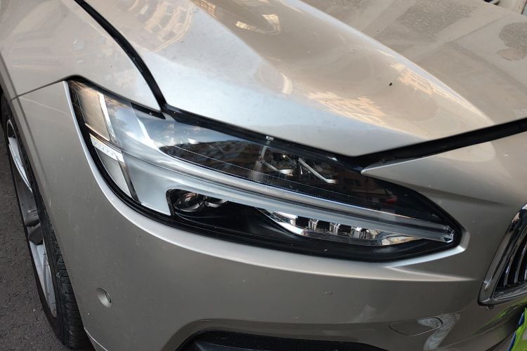 沃尔沃S90 2018款 T4 智远版车身外观8