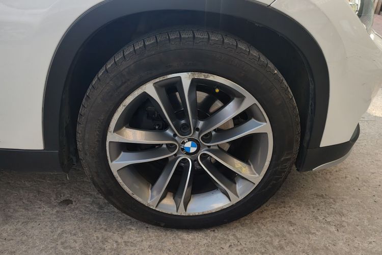 宝马X1 2015款 sDrive18i 领先晋级版车身外观10