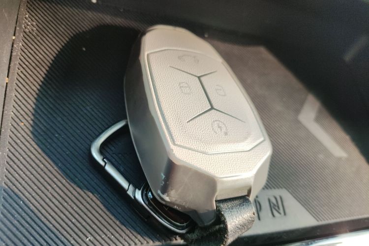 领克01 2017款 2.0T 两驱型Pro版中控内饰11