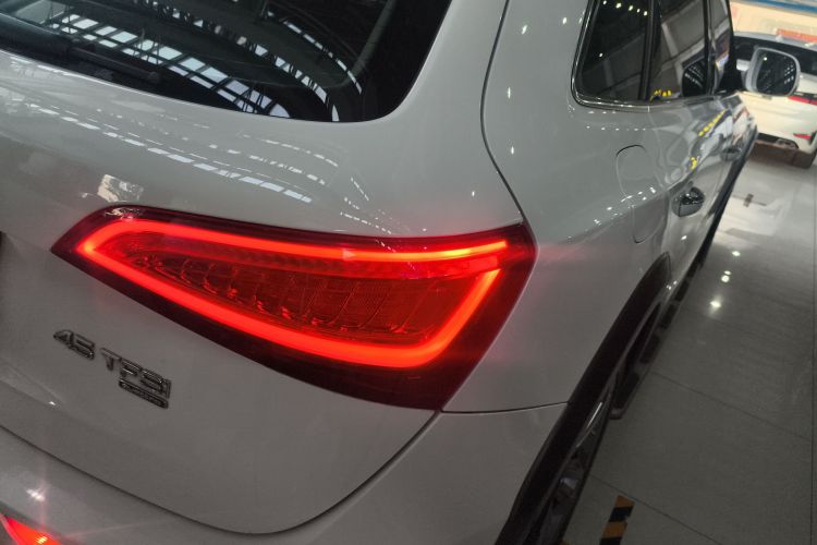 奥迪Q5(进口) 2013款 45 TFSI quattro 越野型车身外观9