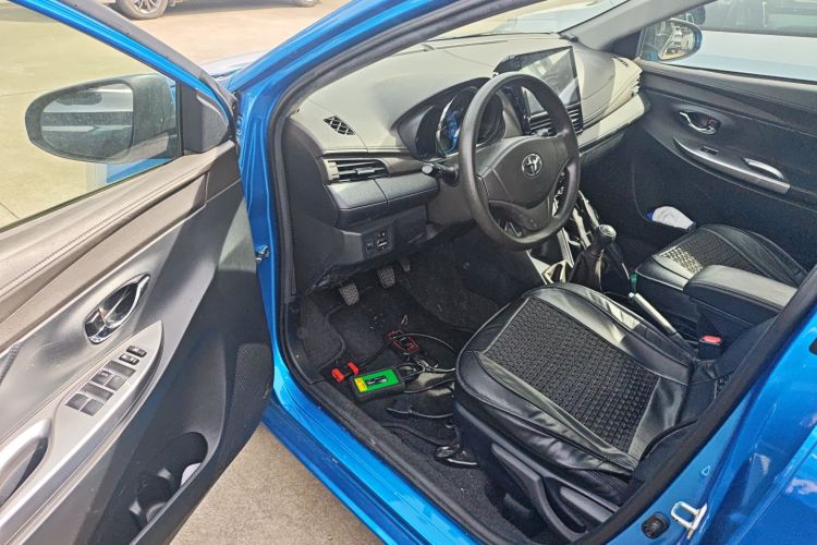 丰田 YARiS L 致炫 2014款 1.3E 手动魅动版中控内饰20