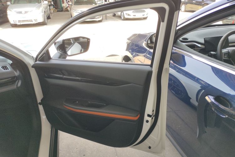 长安UNI-V 2024款 1.5T 高能版中控内饰7005