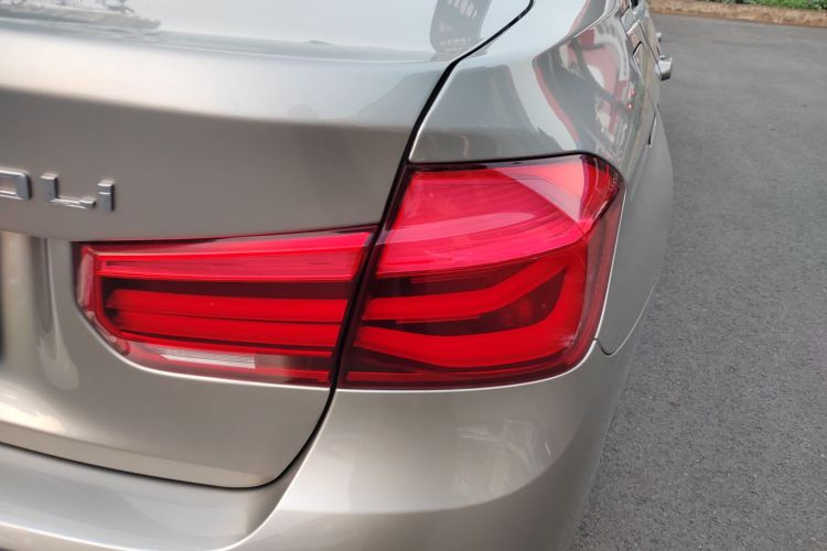 宝马3系 2018款 320Li 时尚型车身外观9