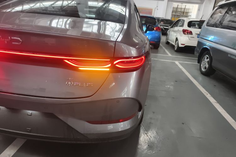 比亚迪 秦PLUS 2025款 DM-i 智驾版 55KM领先型车身外观9