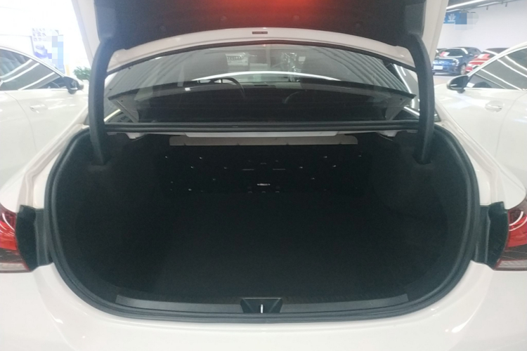 奔驰A级 2021款 A 200 L 运动轿车动感型局部细节23