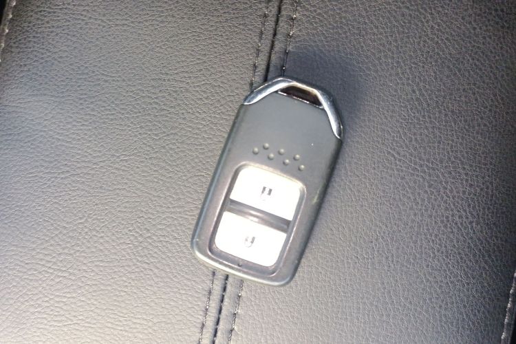 本田 歌诗图 2014款 2.4L 豪华版中控内饰11