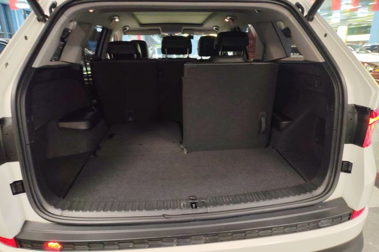 斯柯达 柯迪亚克 2018款 改款 TSI330 7座两驱豪华优享版机舱底盘23