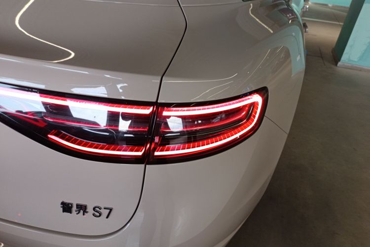 鸿蒙智行 智界S7 2025款 855km Max车身外观9