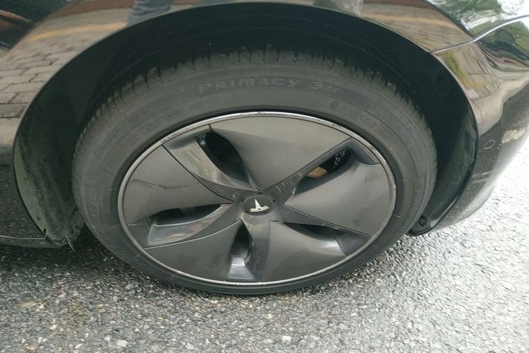 特斯拉 Model 3 2019款 标准续航后驱升级版车身外观10