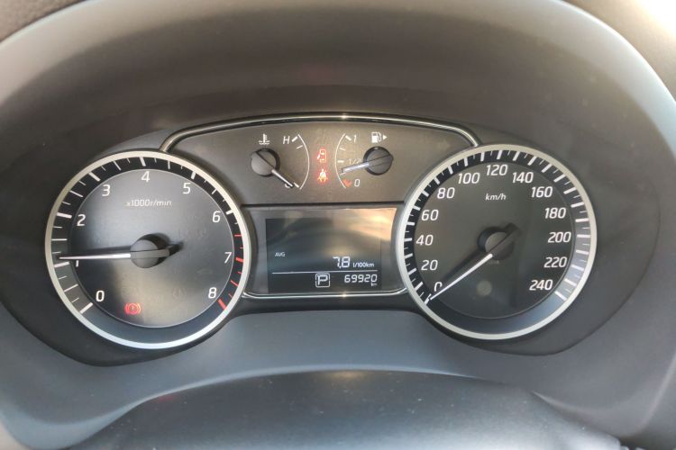 日产 轩逸 2019款 1.6XV CVT智联尊享版 国VI中控内饰14