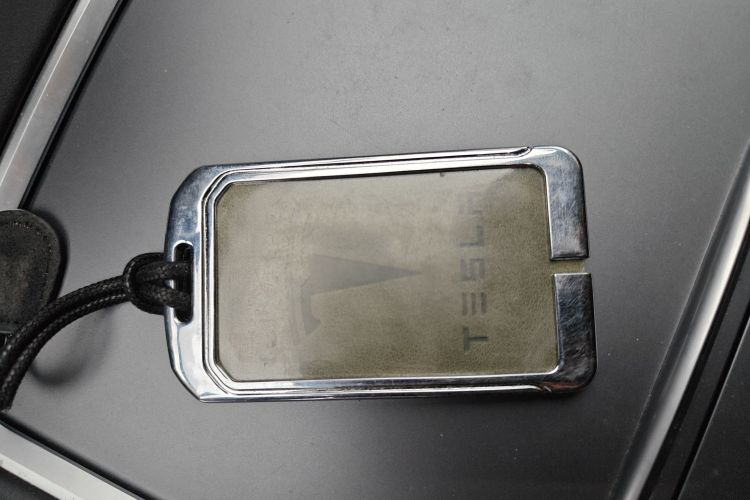 特斯拉 Model Y 2022款 改款 后轮驱动版中控内饰11