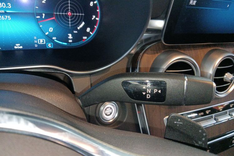 奔驰GLC 2021款 GLC 300 L 4MATIC 动感型中控内饰18