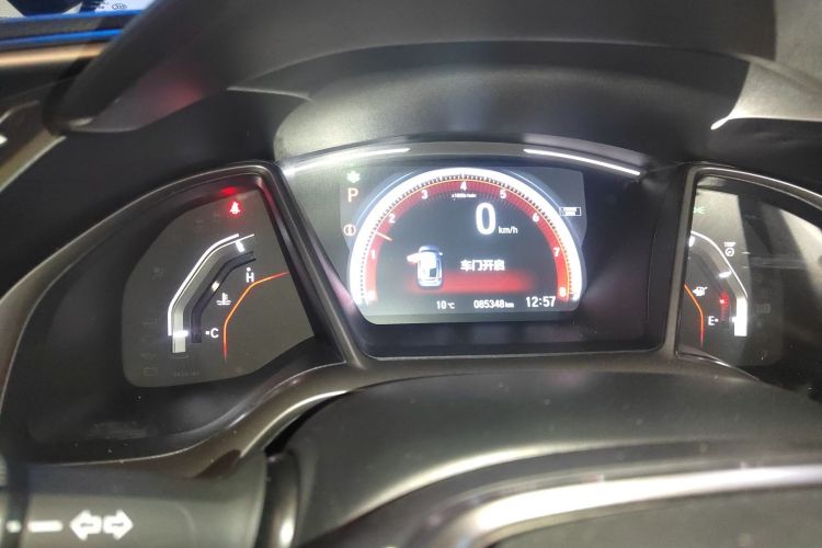 本田 思域 2021款 HATCHBACK 220TURBO CVT潮酷控中控内饰14