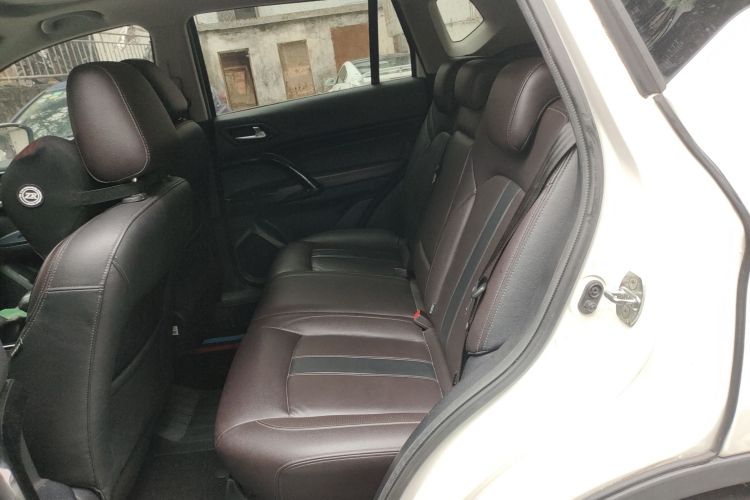 广汽传祺 传祺GS4 2019款 270T 手动两驱豪华版中控内饰21