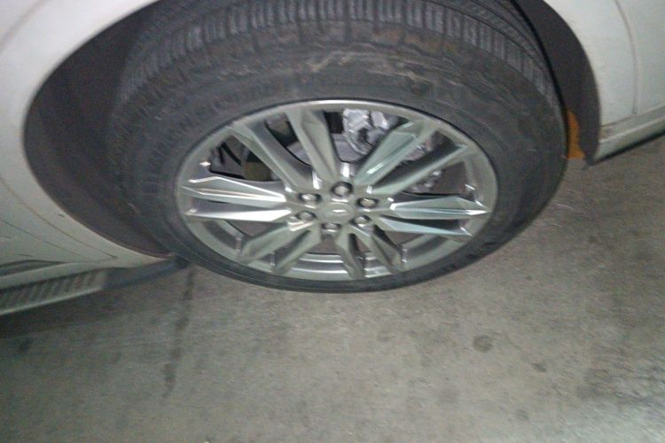 凯迪拉克XT6 2021款 2.0T 六座两驱豪华型车身外观10