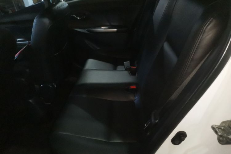 丰田 YARiS L 致炫 2015款 1.5E 自动魅动版中控内饰21