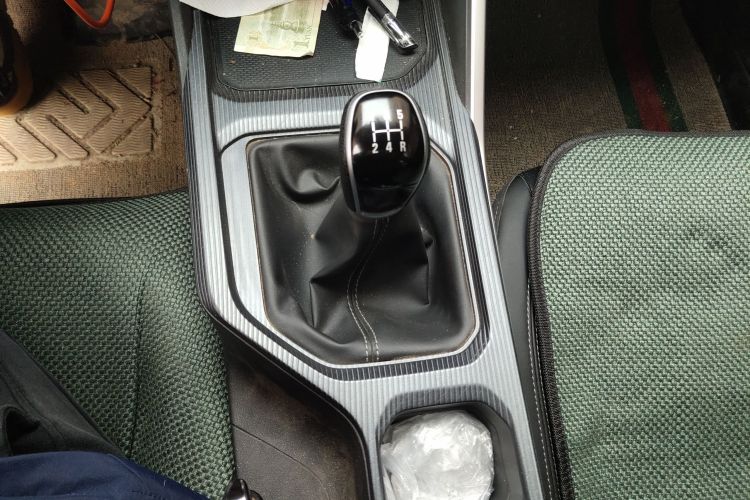 吉利汽车 帝豪 2023款 第4代冠军版 1.5L 手动豪华型中控内饰18