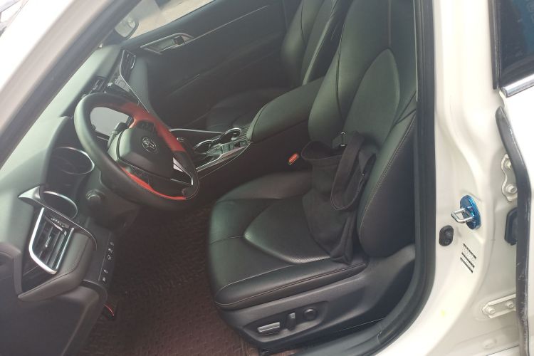 丰田 凯美瑞 2019款 2.5G 豪华版 国VI中控内饰19