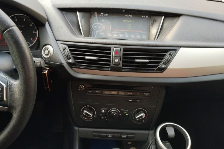 宝马X1 2014款 sDrive18i 时尚型局部细节16