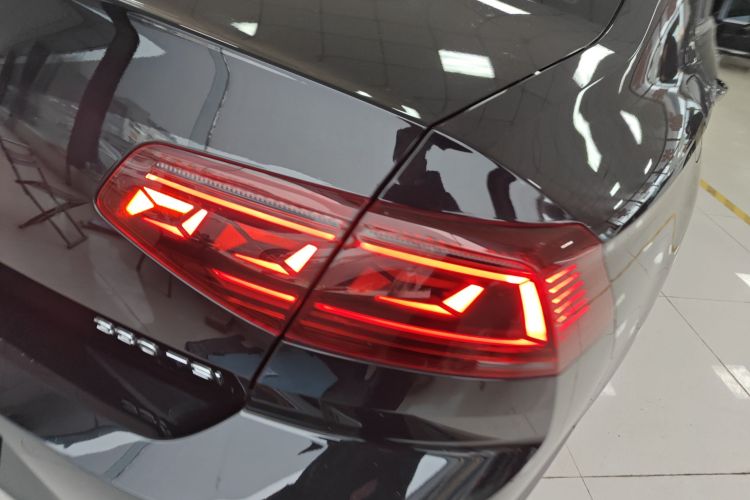 大众 迈腾 2023款 200万辆纪念版 330TSI DSG领先型车身外观6006