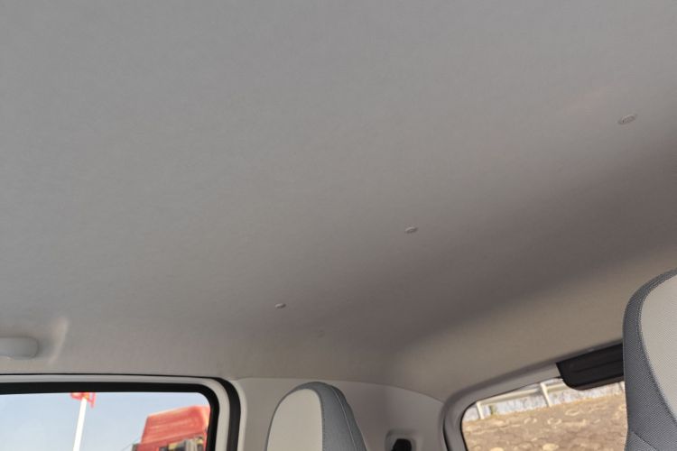 奔腾小马 2025款 222km 闪电马中控内饰22