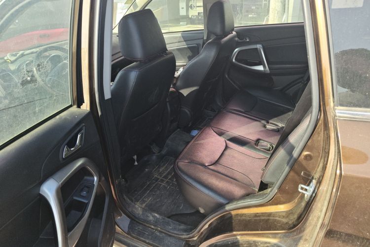 奇瑞 瑞虎5 2014款 2.0L 手动家悦版中控内饰21