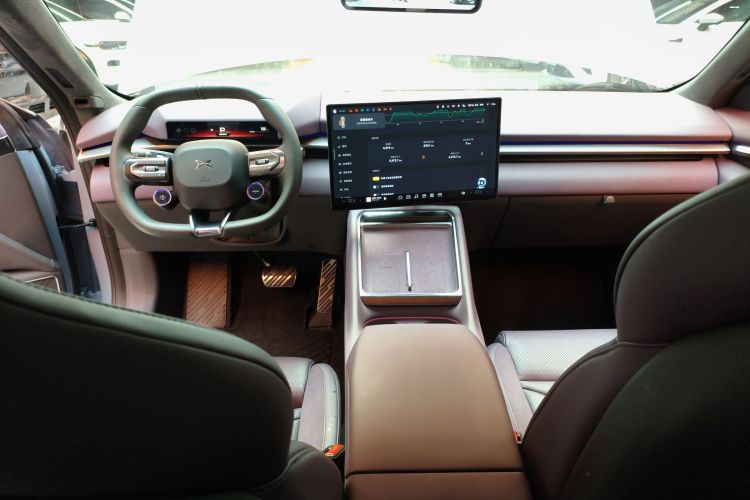 小鹏P7 2025款 702 长续航 Ultra中控内饰12