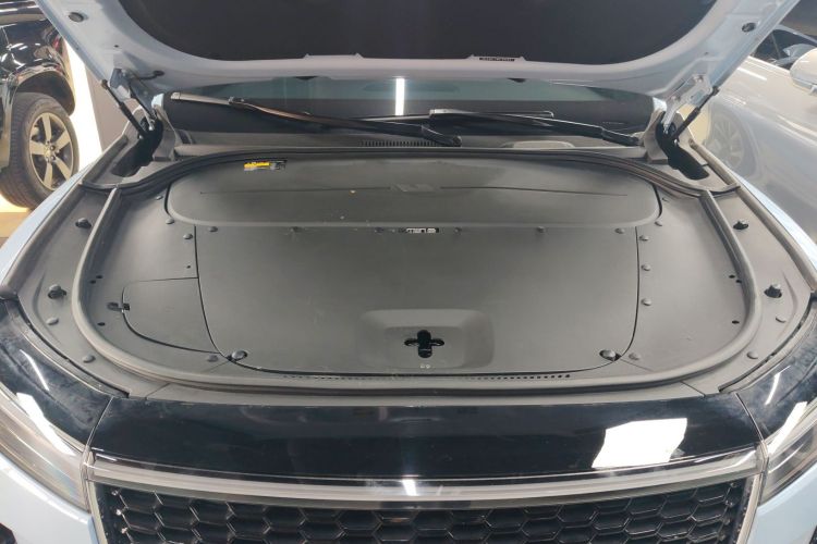 理想汽车 理想ONE 2021款 增程6座版机舱底盘24