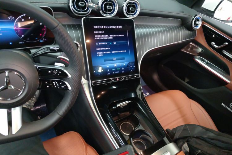 奔驰GLC 2024款 GLC 300 L 4MATIC 豪华型 5座中控内饰16