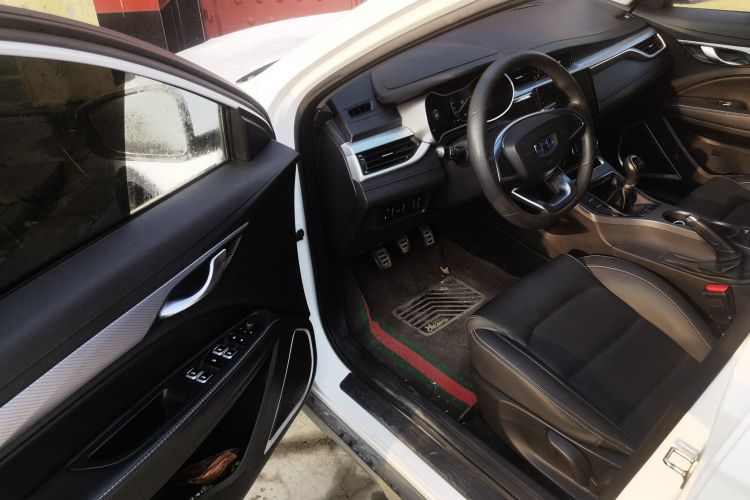 吉利汽车 远景S1 2019款 升级版 1.5L 手动幸福版中控内饰20