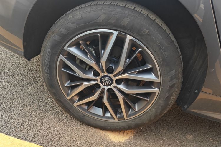 比亚迪 秦PLUS 2023款 冠军版 DM-i 120KM卓越型车身外观6008