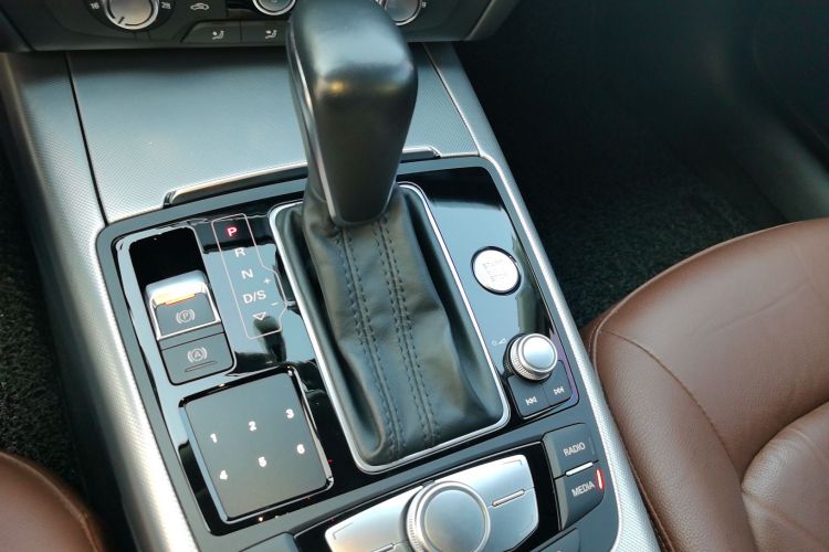 奥迪A6L 2017款 30 FSI 技术型局部细节18