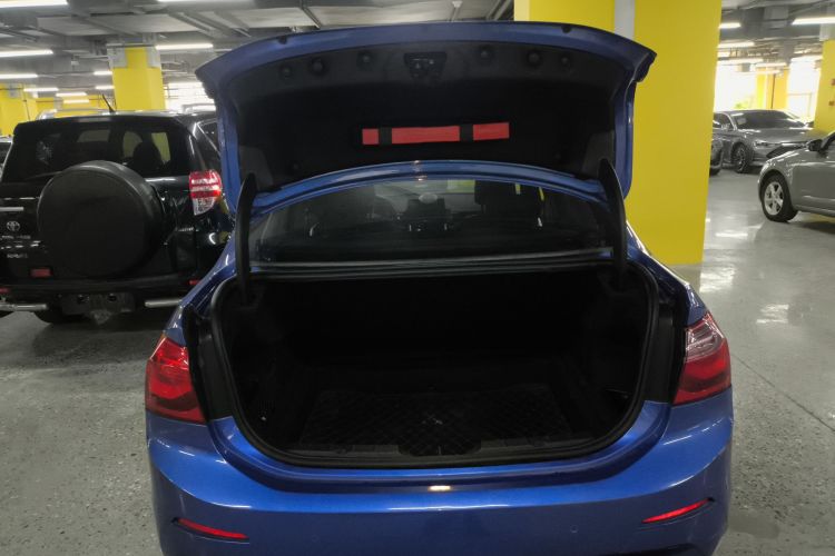 宝马1系 2017款 118i 运动型中控内饰23