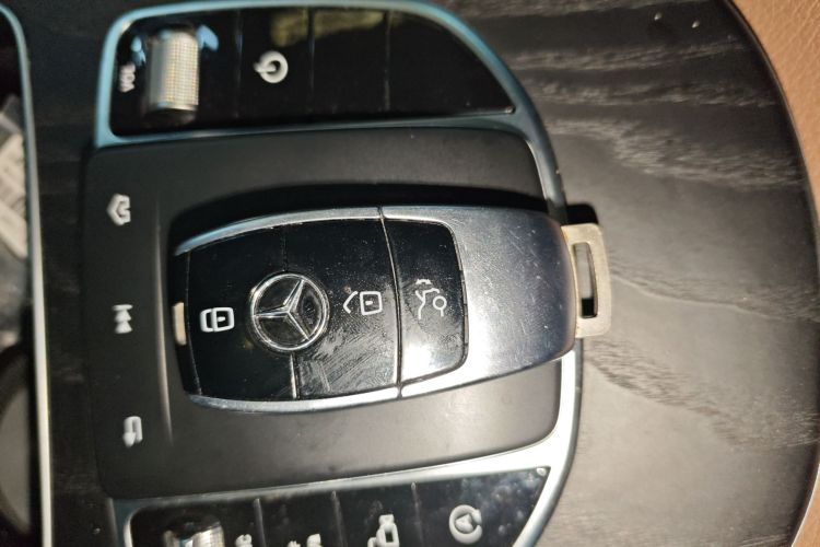 奔驰E级 2020款 E 260 L 运动型中控内饰11