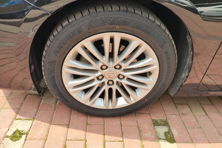 雷克萨斯ES 2016款 200 Midnight特别限量版车身外观35