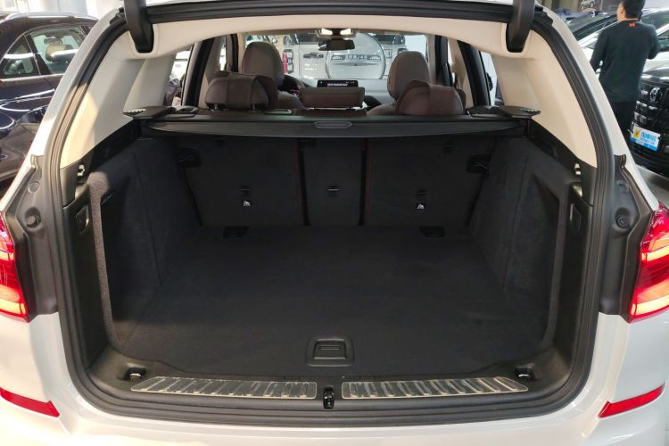 宝马X3 2020款 xDrive25i M运动套装机舱底盘23