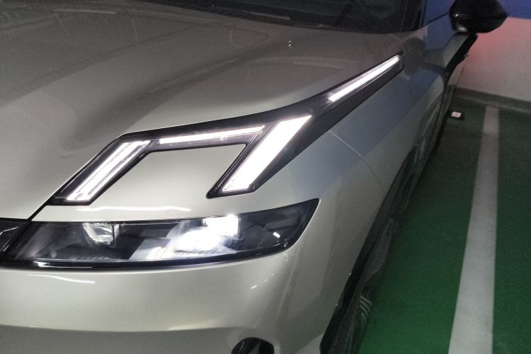 领克08 EM-P 2023款 120km 长续航Halo局部细节36