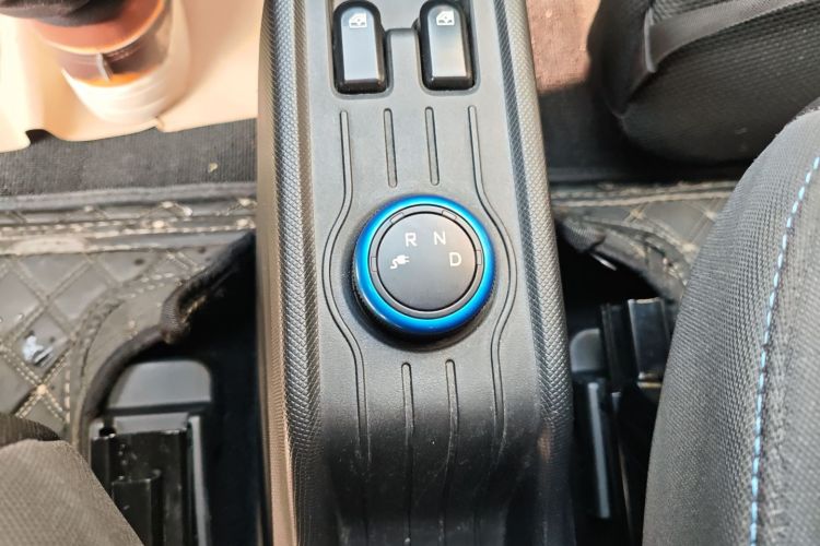 五菱汽车 宏光MINIEV 2022款 自在款 磷酸铁锂中控内饰18