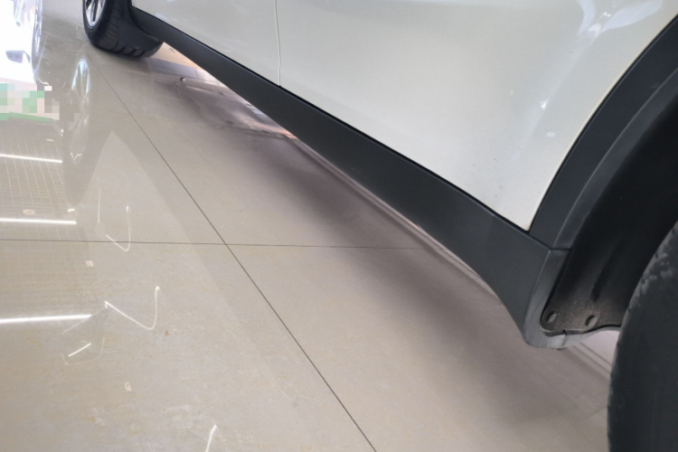 特斯拉 Model Y 2022款 改款 长续航全轮驱动版局部细节9002