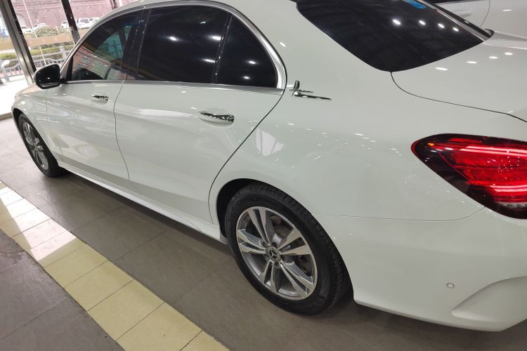 奔驰C级 2021款 C 200 L 时尚型运动版车身外观4
