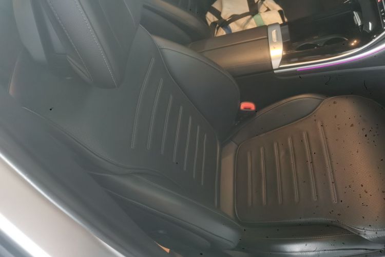 奔驰C级 2022款 C 260 L 运动版局部细节41