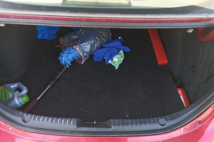 马自达3 昂克赛拉 2017款 三厢 1.5L 自动舒适型 国V机舱底盘23