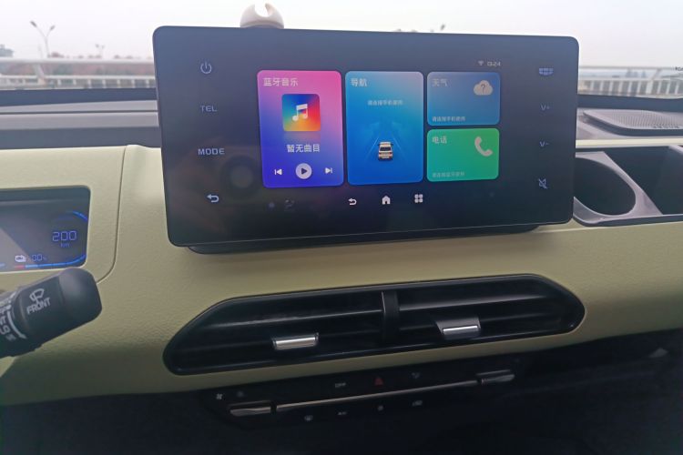 吉利银河 2023款 熊猫mini 200km 耐力熊中控内饰16