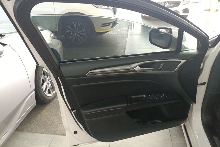 福特 蒙迪欧 2020款 EcoBoost 180 时尚型中控内饰7007