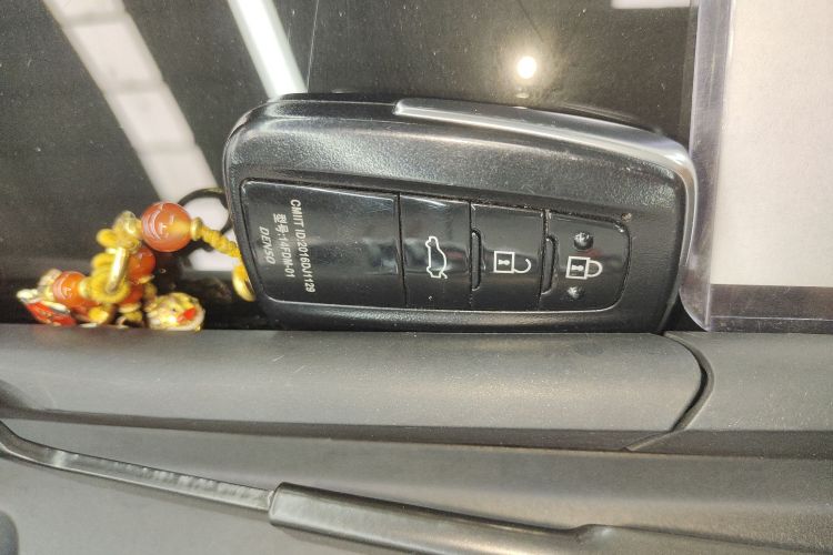 丰田 凯美瑞 2023款 2.0G 豪华版中控内饰7001