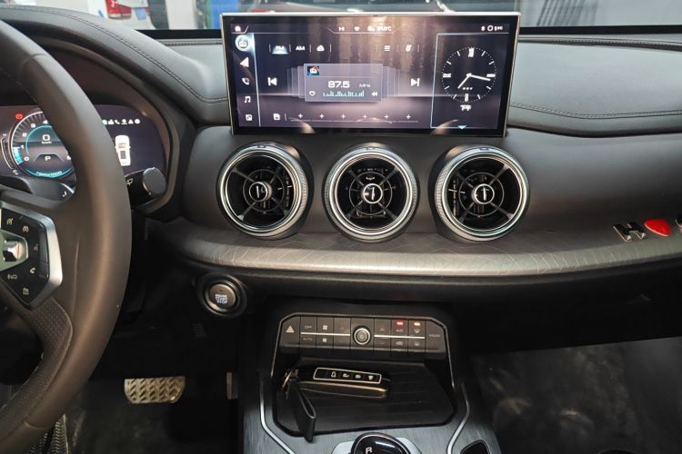 魏牌 VV5 2021款 1.5T 两驱智先锋中控内饰16